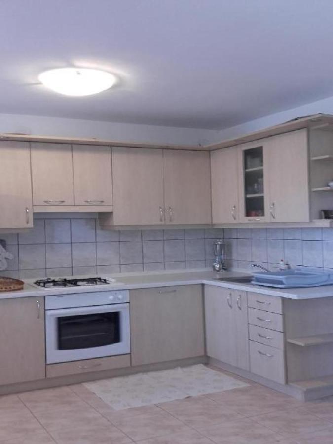 Apartments Smilje I Maslina Горни-Карин Экстерьер фото